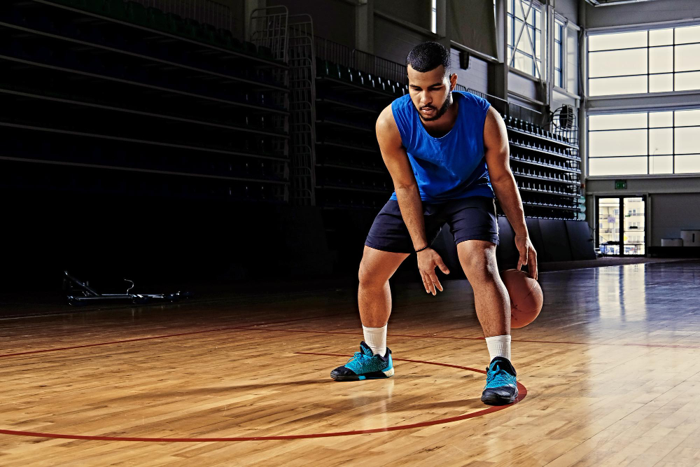 Qual o tênis ideal para jogar basquete?, basquete transforma sc